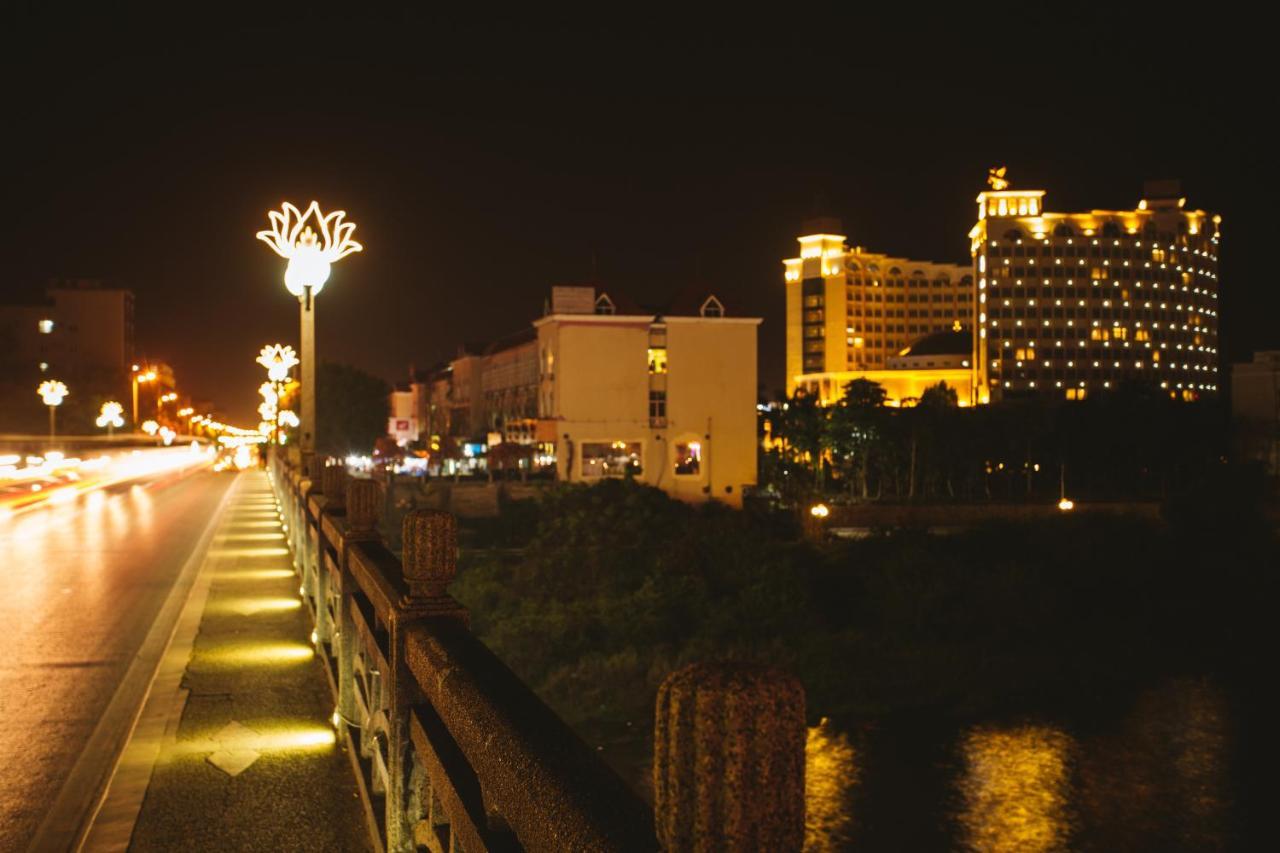 Hong Van Grand Hotel Mong Cai Dış mekan fotoğraf