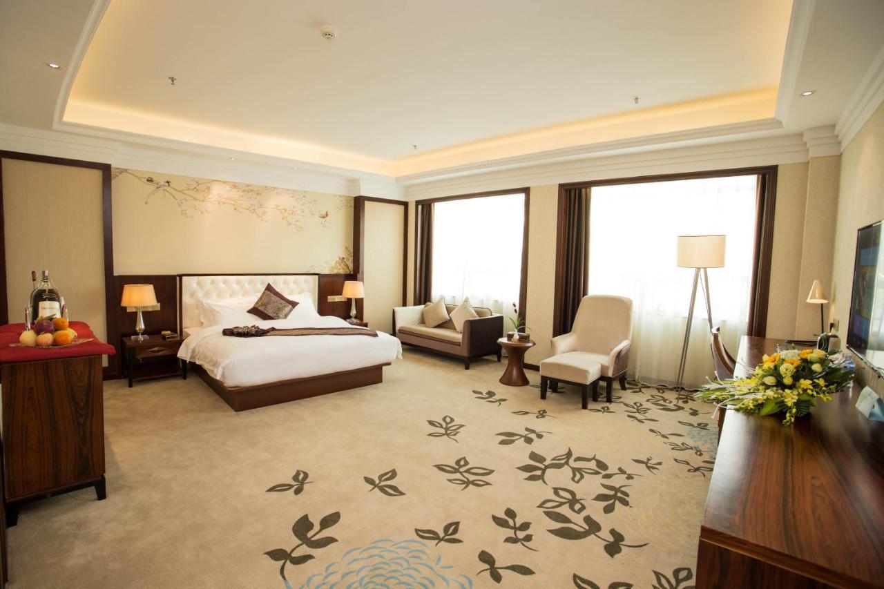 Hong Van Grand Hotel Mong Cai Dış mekan fotoğraf