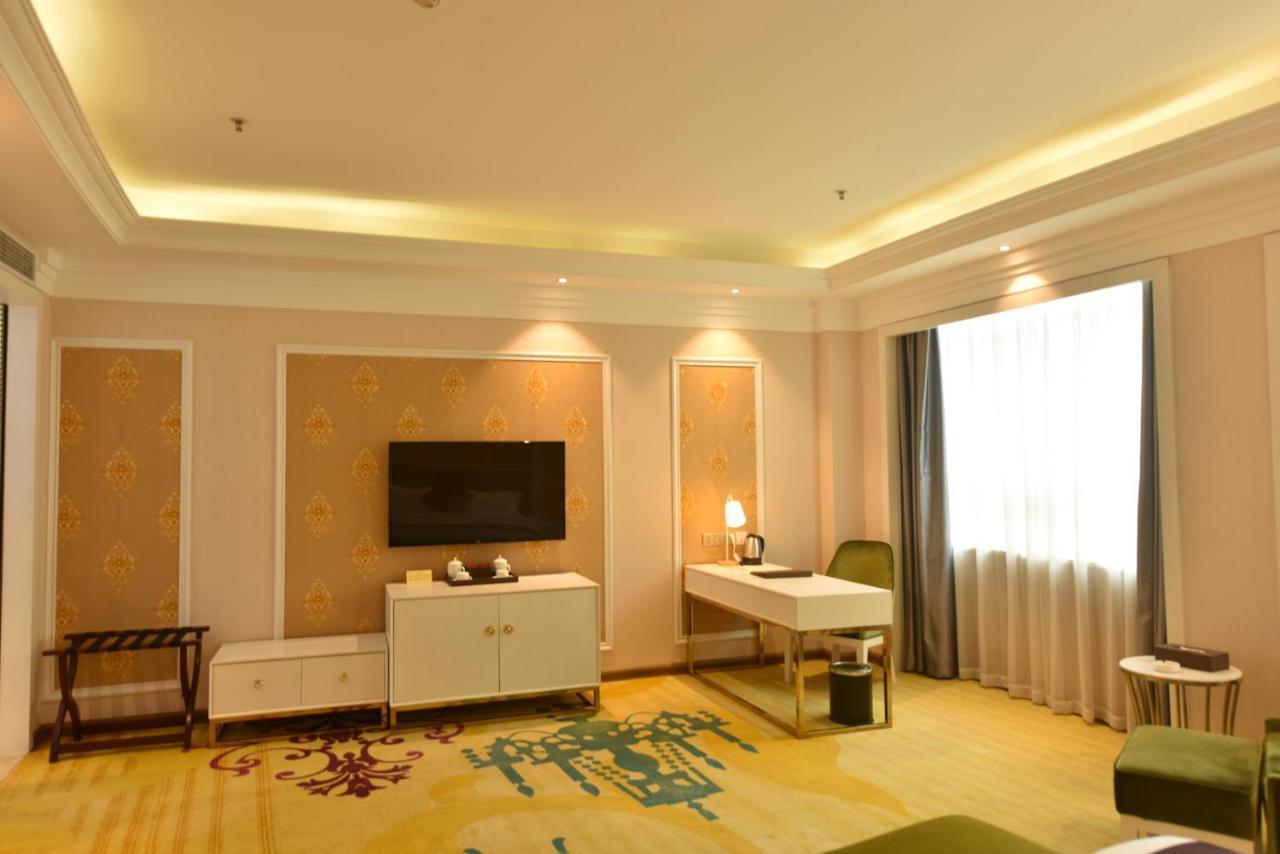 Hong Van Grand Hotel Mong Cai Dış mekan fotoğraf