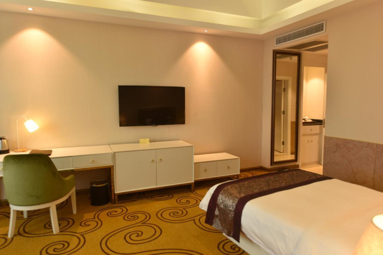 Hong Van Grand Hotel Mong Cai Dış mekan fotoğraf