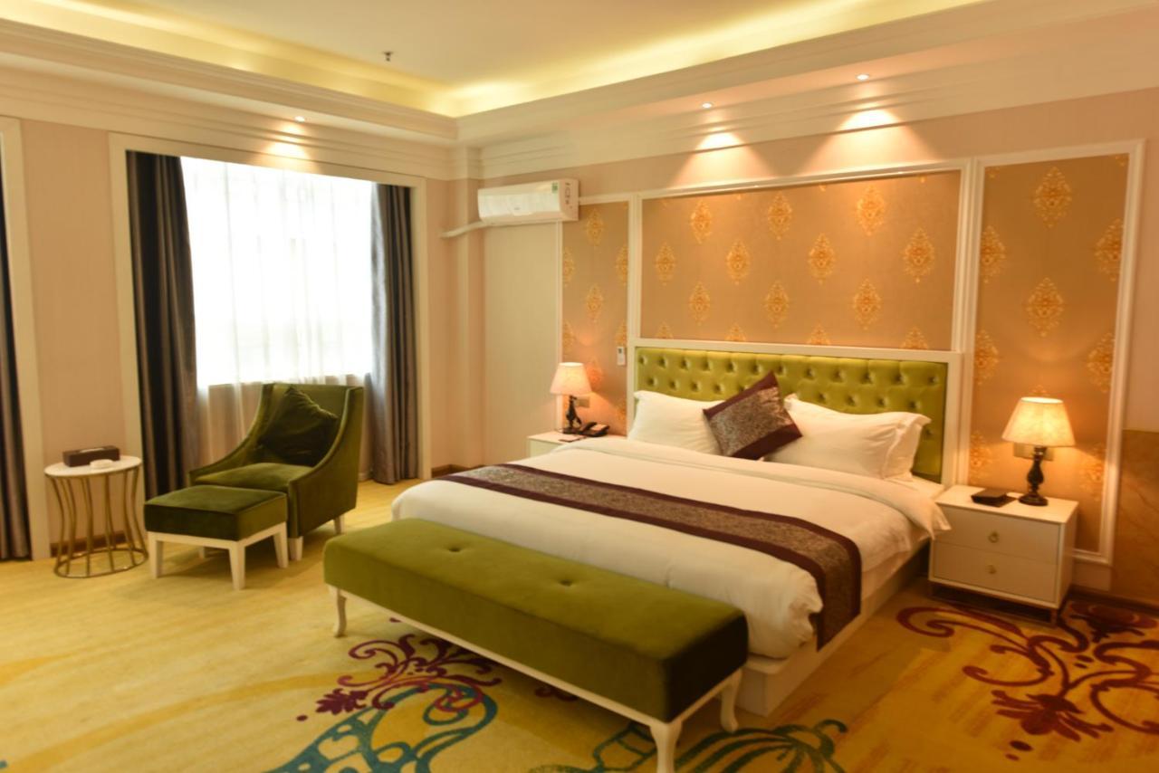 Hong Van Grand Hotel Mong Cai Dış mekan fotoğraf