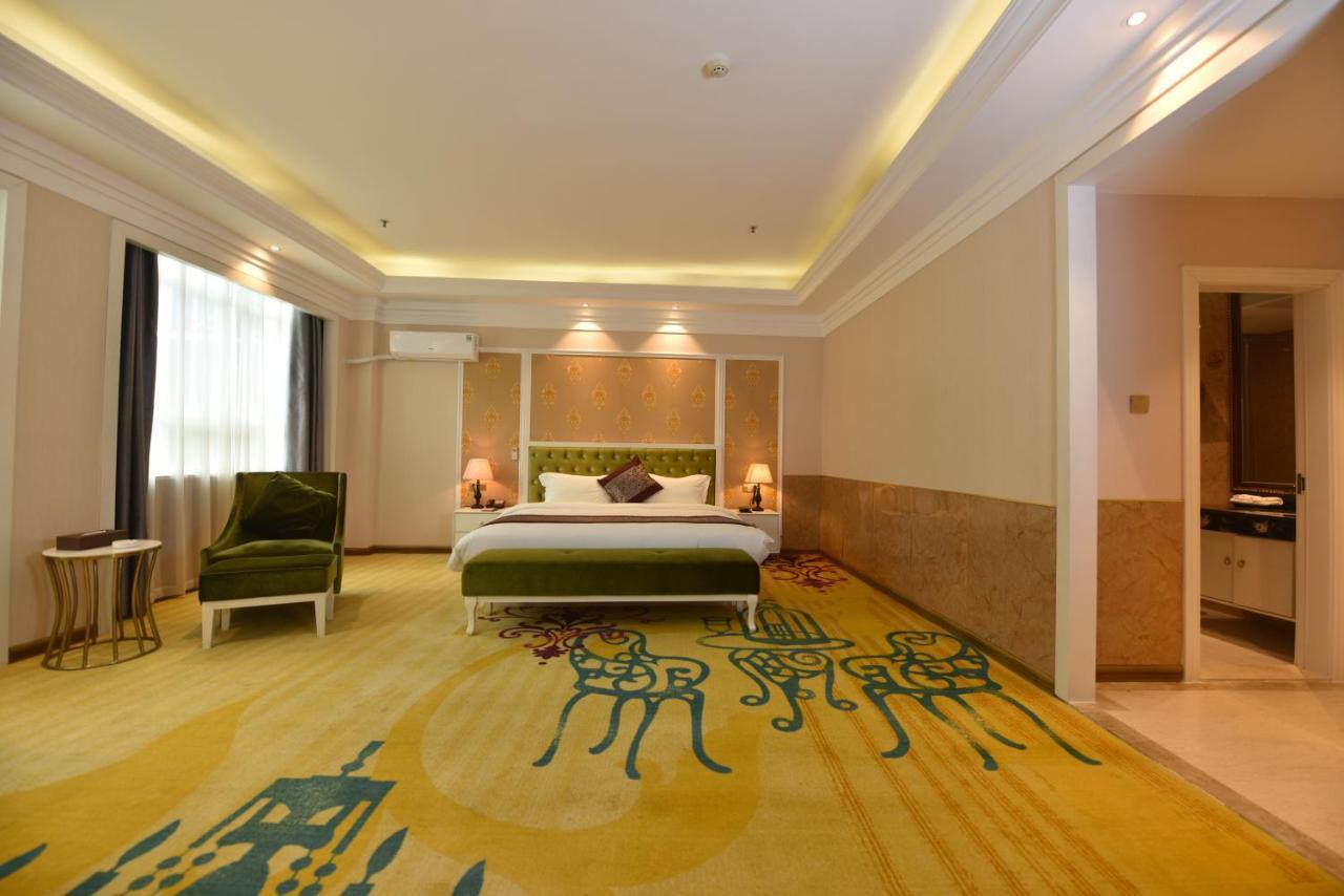 Hong Van Grand Hotel Mong Cai Dış mekan fotoğraf