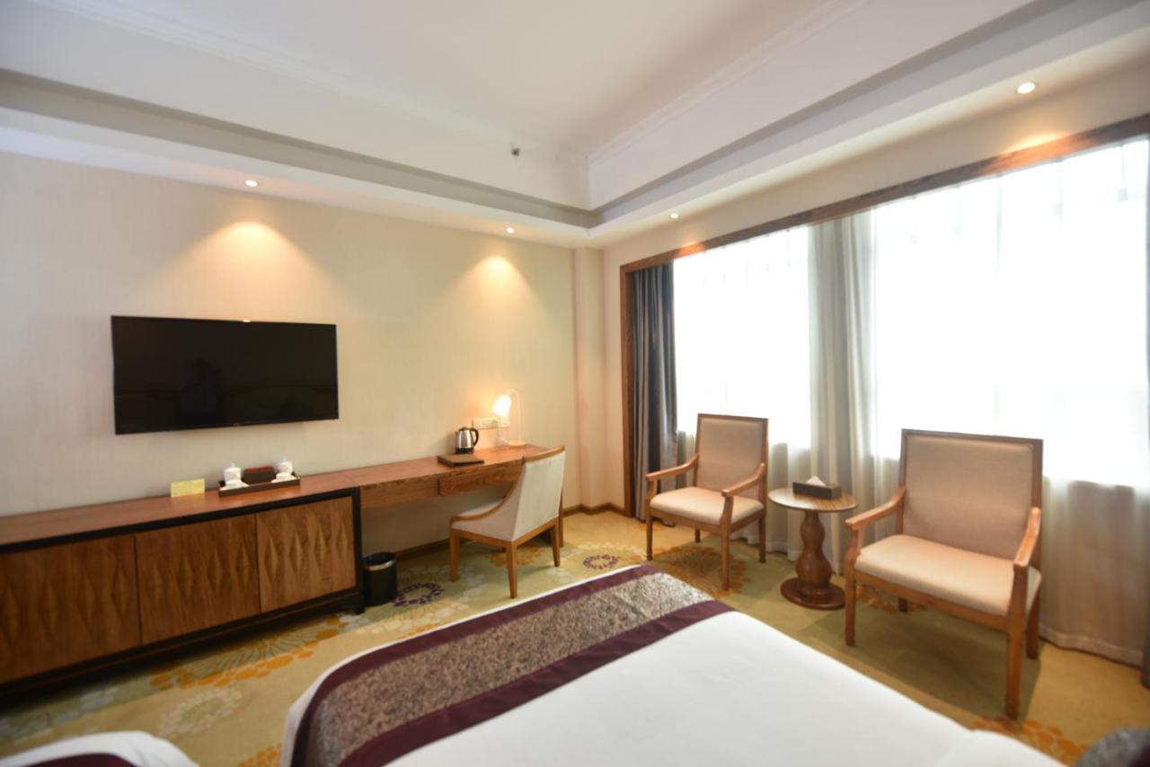 Hong Van Grand Hotel Mong Cai Dış mekan fotoğraf