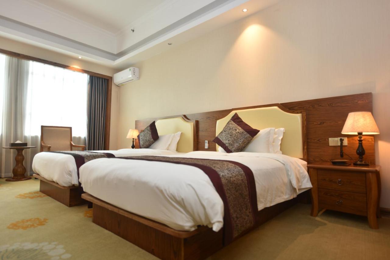Hong Van Grand Hotel Mong Cai Dış mekan fotoğraf
