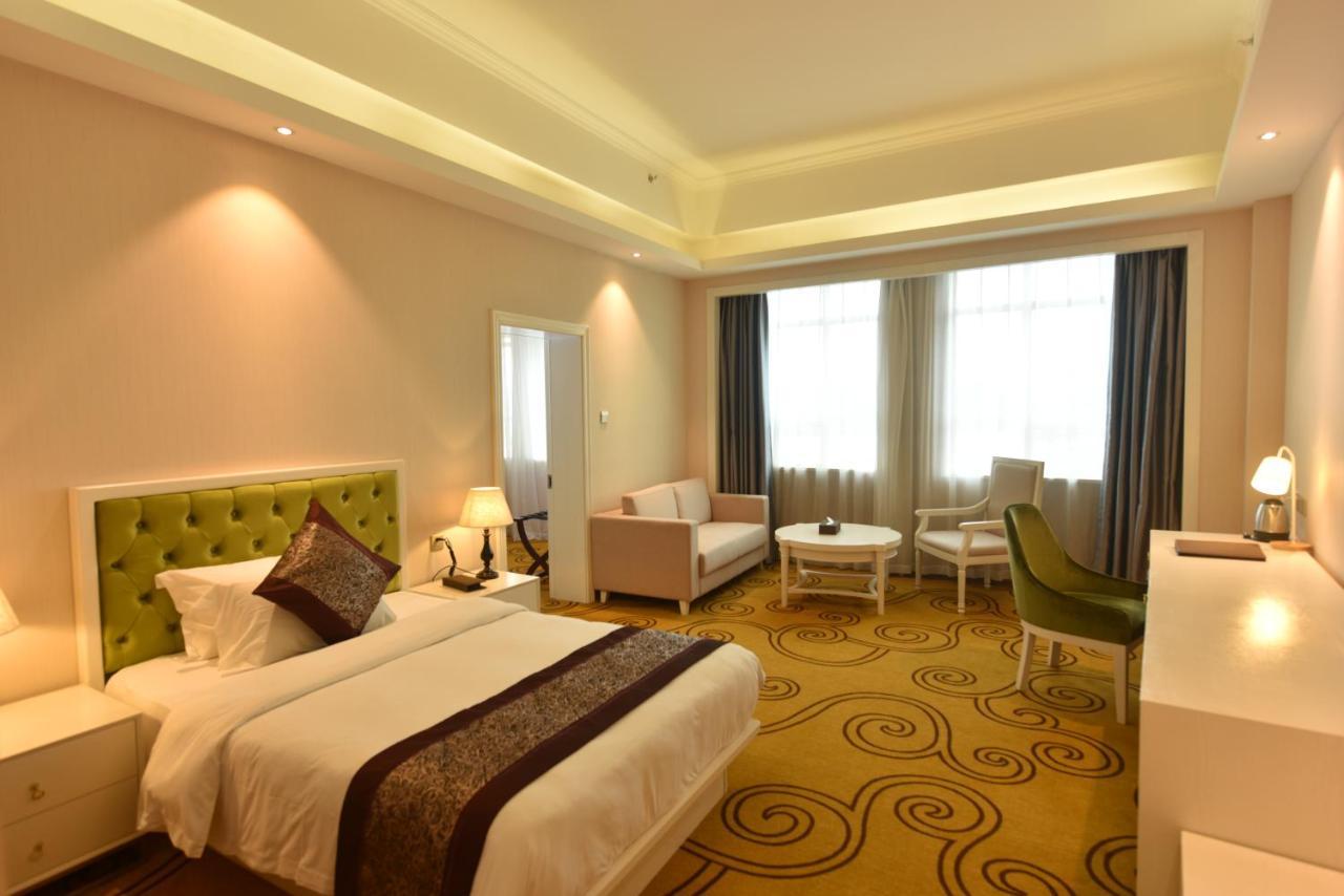 Hong Van Grand Hotel Mong Cai Dış mekan fotoğraf
