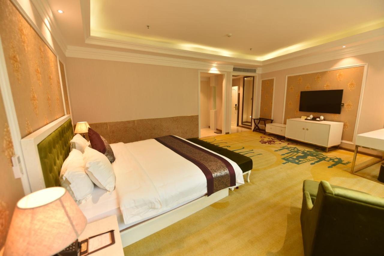 Hong Van Grand Hotel Mong Cai Dış mekan fotoğraf
