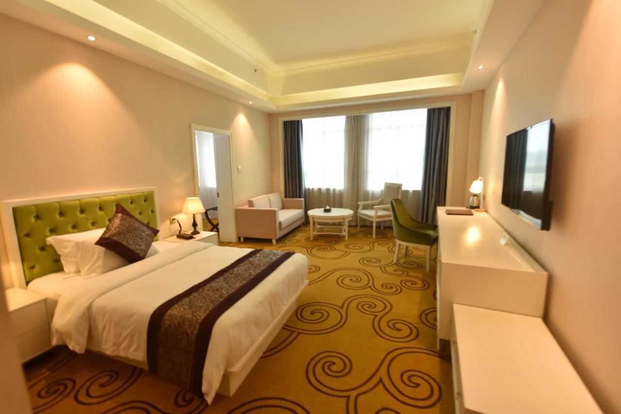 Hong Van Grand Hotel Mong Cai Dış mekan fotoğraf