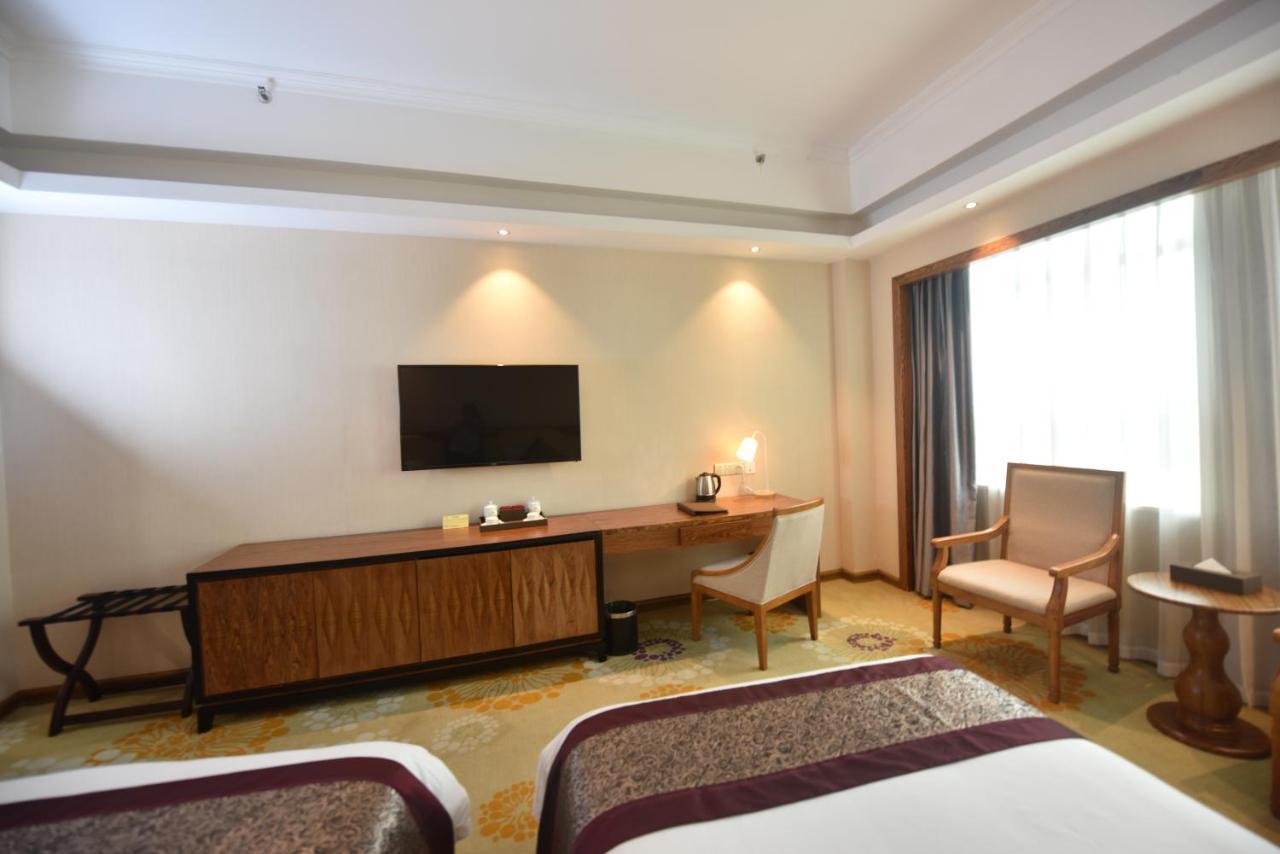 Hong Van Grand Hotel Mong Cai Dış mekan fotoğraf