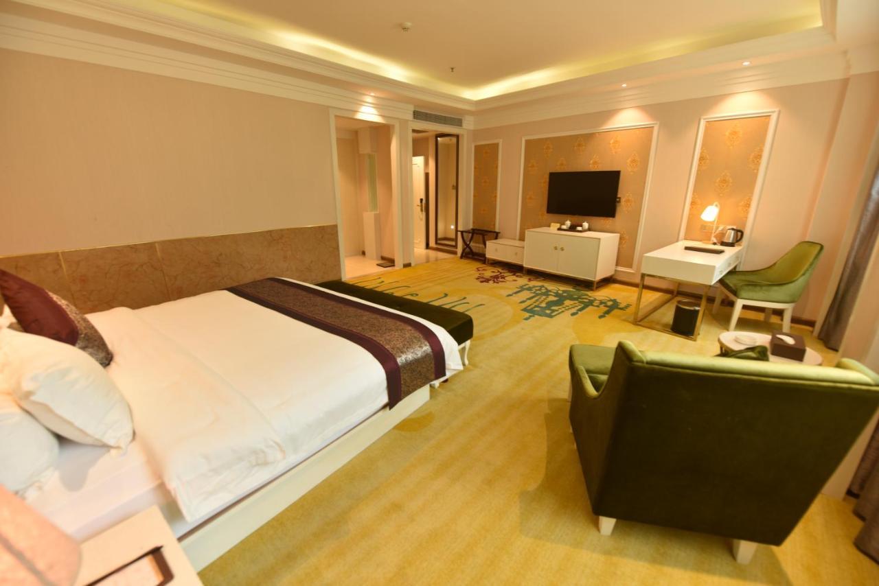 Hong Van Grand Hotel Mong Cai Dış mekan fotoğraf