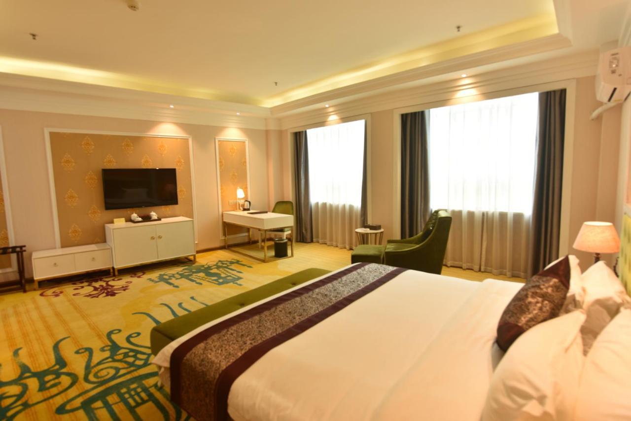 Hong Van Grand Hotel Mong Cai Dış mekan fotoğraf