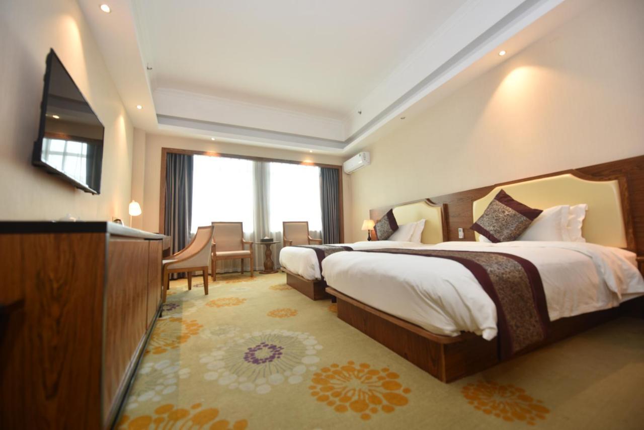 Hong Van Grand Hotel Mong Cai Dış mekan fotoğraf
