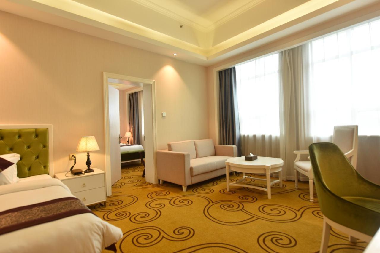 Hong Van Grand Hotel Mong Cai Dış mekan fotoğraf