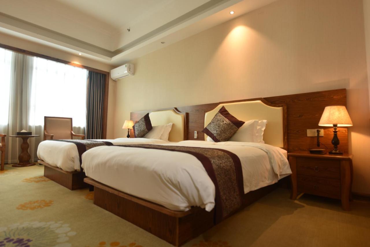 Hong Van Grand Hotel Mong Cai Dış mekan fotoğraf